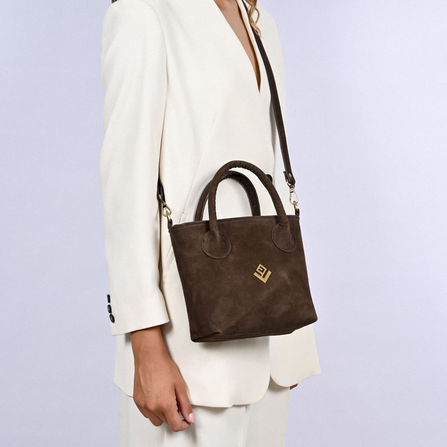 valeria-nomia-collection-model-2.jpg