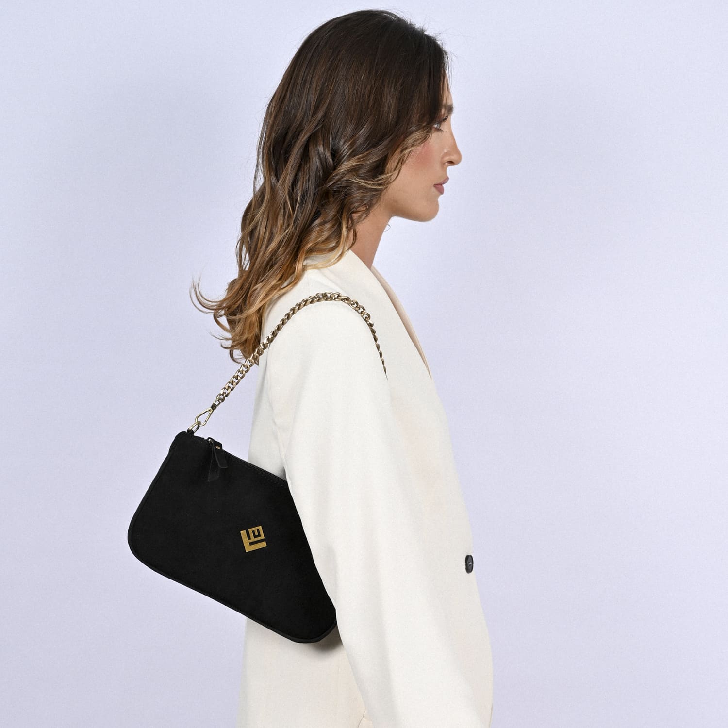 caldera-l-nomia-collection-model-1.jpg