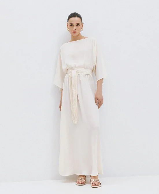 Kρεμ φόρεμα μακρύ με ζώνη με κρόσσια ACCD010S/M